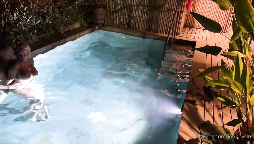 Sienna Day Gets Fucked In The Pool By Johnny Sins - Blowjob, Sex, Outdoor, European, British, Blonde, Blonde Blowjob, Hot Blonde, Blonde MILF, MILF, MILF Blowjob, MILF Ass, Busty MILF, Swimming Pool, Wet, Bald Man, OnlyFans, OnlyFans Model,