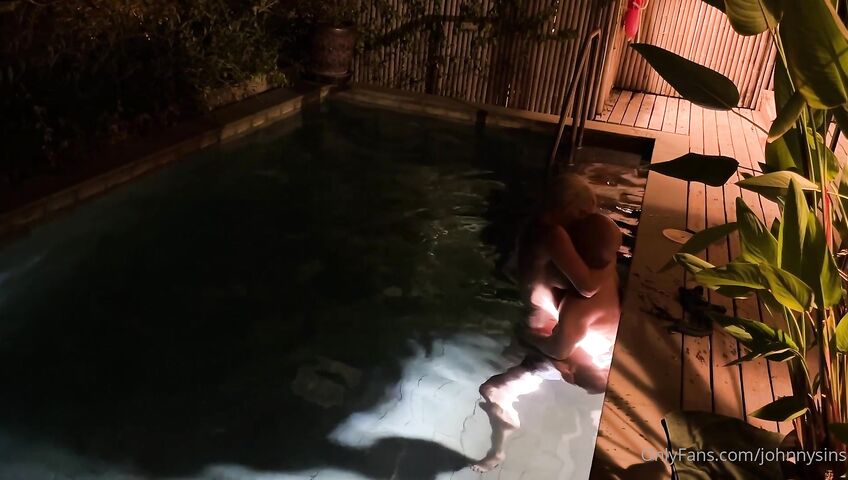 Sienna Day Gets Fucked In The Pool By Johnny Sins - Blowjob, Sex, Outdoor, European, British, Blonde, Blonde Blowjob, Hot Blonde, Blonde MILF, MILF, MILF Blowjob, MILF Ass, Busty MILF, Swimming Pool, Wet, Bald Man, OnlyFans, OnlyFans Model,