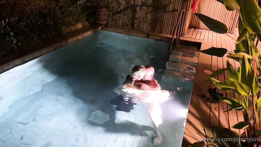 Sienna Day Gets Fucked In The Pool By Johnny Sins - Blowjob, Sex, Outdoor, European, British, Blonde, Blonde Blowjob, Hot Blonde, Blonde MILF, MILF, MILF Blowjob, MILF Ass, Busty MILF, Swimming Pool, Wet, Bald Man, OnlyFans, OnlyFans Model,