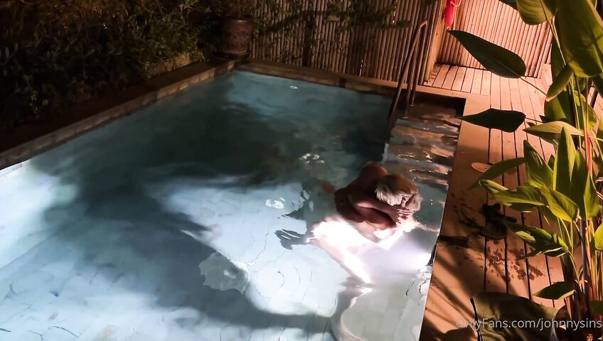 Sienna Day Gets Fucked In The Pool By Johnny Sins - Blowjob, Sex, Outdoor, European, British, Blonde, Blonde Blowjob, Hot Blonde, Blonde MILF, MILF, MILF Blowjob, MILF Ass, Busty MILF, Swimming Pool, Wet, Bald Man, OnlyFans, OnlyFans Model,