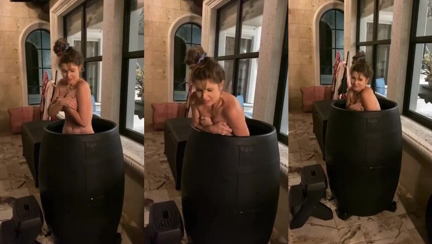 Amanda Cerny Nude Hand Bra Ed