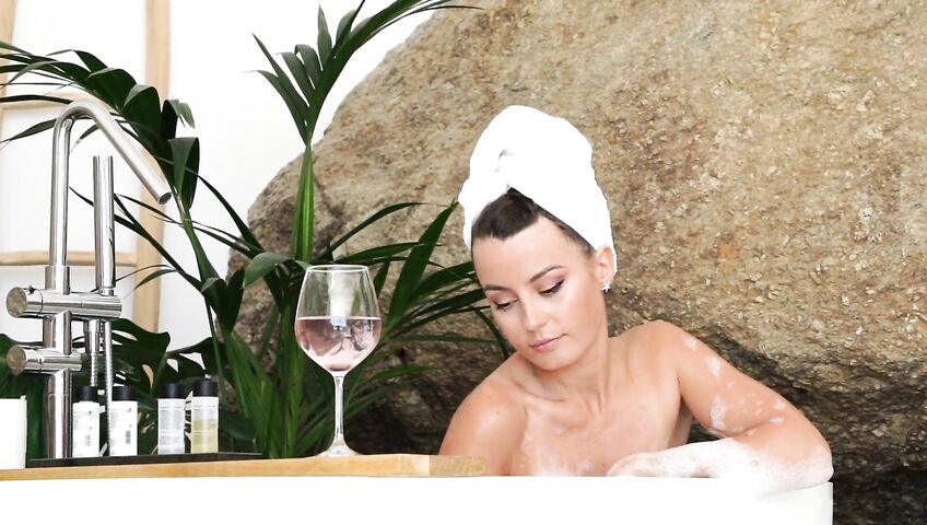 Anna Zapala Naked Soapy Bathtub PPV 