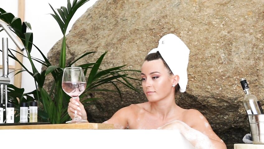 Anna Zapala Naked Soapy Bathtub PPV 