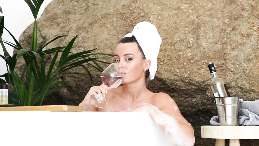 Anna Zapala Naked Soapy Bathtub PPV 