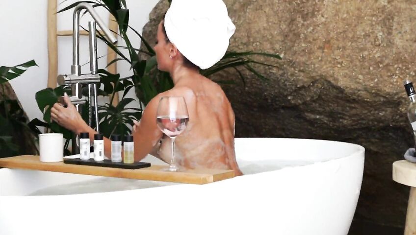 Anna Zapala Naked Soapy Bathtub PPV 