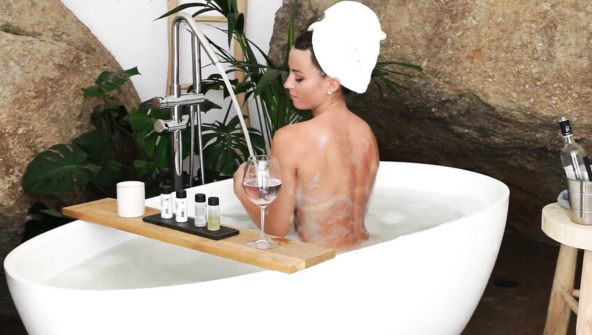 Anna Zapala Naked Soapy Bathtub PPV 