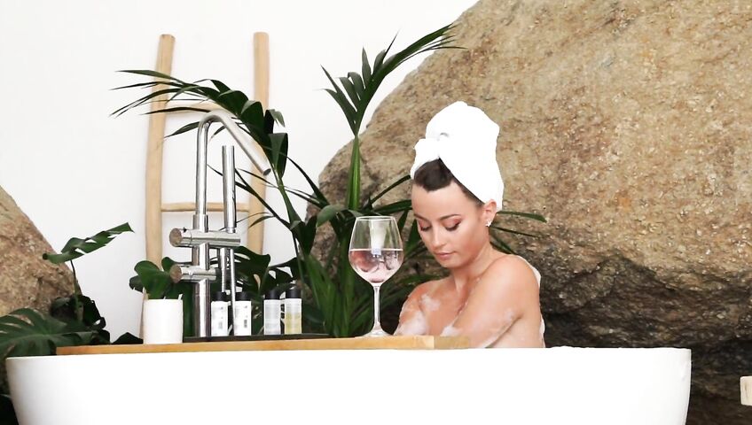 Anna Zapala Naked Soapy Bathtub PPV 