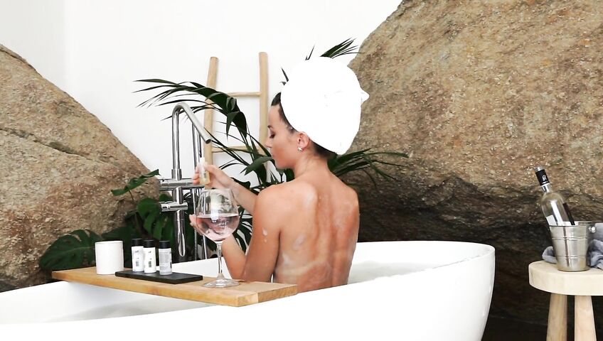 Anna Zapala Naked Soapy Bathtub PPV 