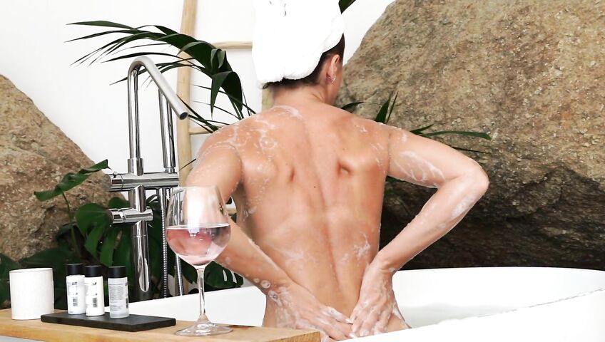 Anna Zapala Naked Soapy Bathtub PPV 