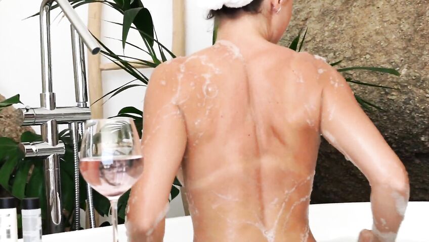 Anna Zapala Naked Soapy Bathtub PPV 