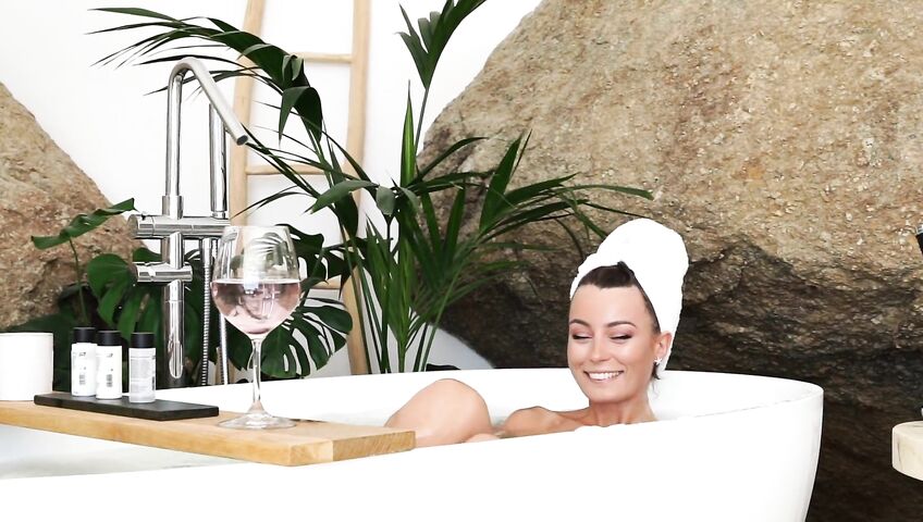 Anna Zapala Naked Soapy Bathtub PPV 