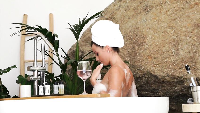 Anna Zapala Naked Soapy Bathtub PPV 