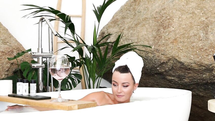 Anna Zapala Naked Soapy Bathtub PPV 