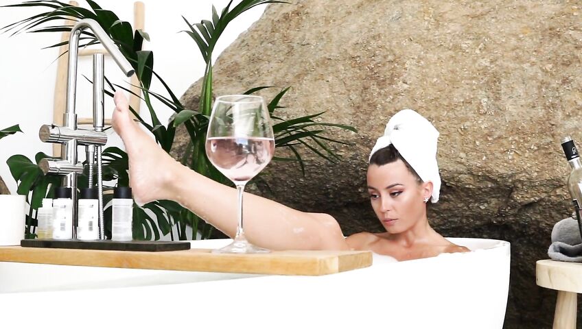 Anna Zapala Naked Soapy Bathtub PPV 