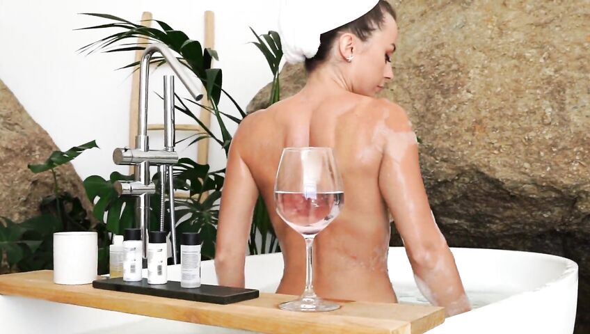 Anna Zapala Naked Soapy Bathtub PPV 