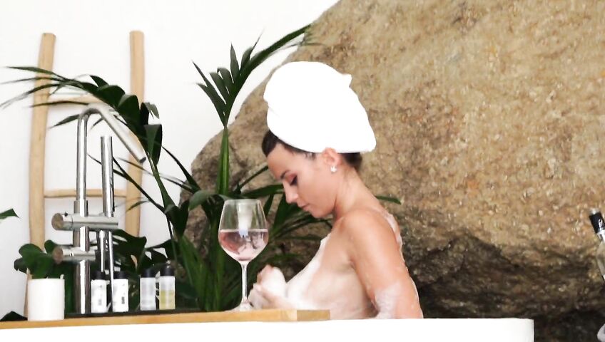 Anna Zapala Naked Soapy Bathtub PPV 