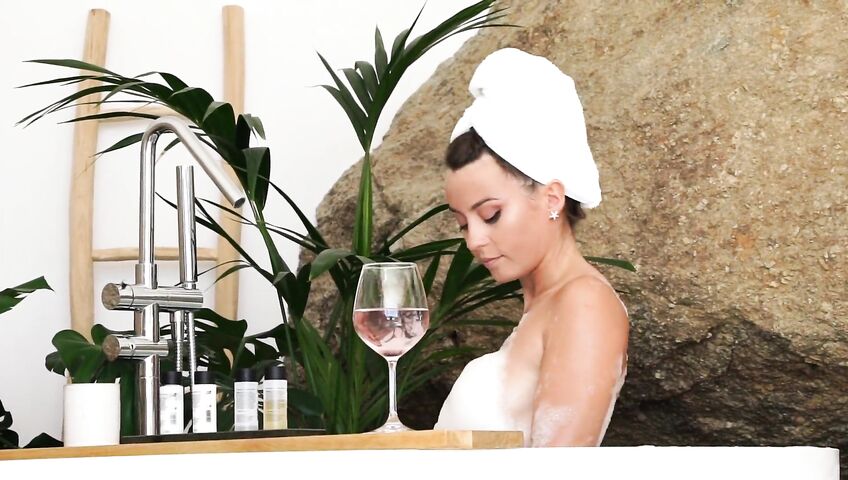 Anna Zapala Naked Soapy Bathtub PPV 