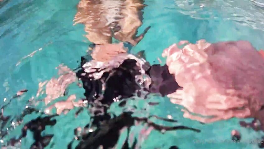 Anywaybrittnaay Nude Underwater Sex Cumshot S