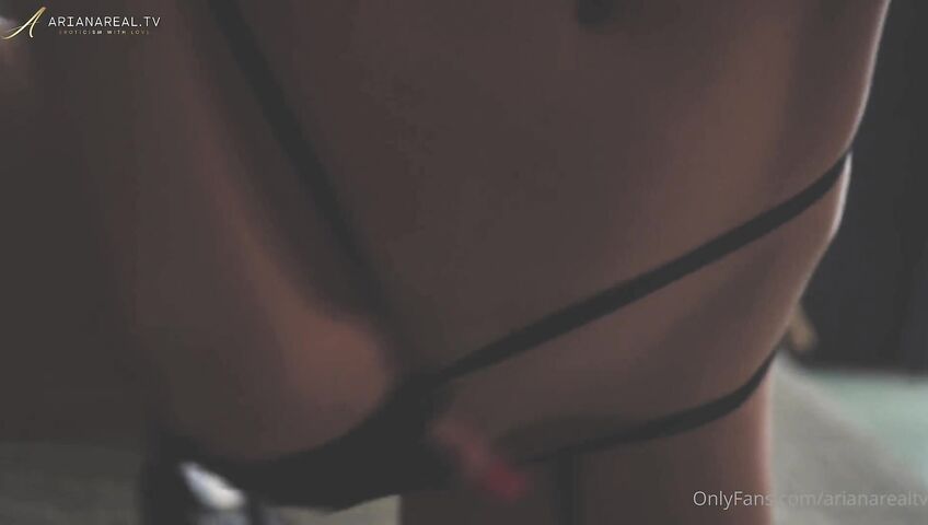 Arianarealtv Nude Striptease Masturbating 