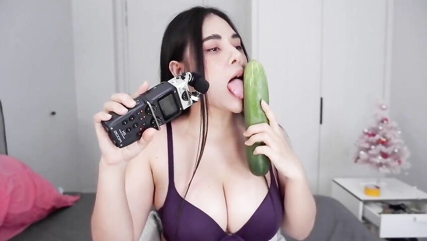 Asmr Wan Cucumber Licking