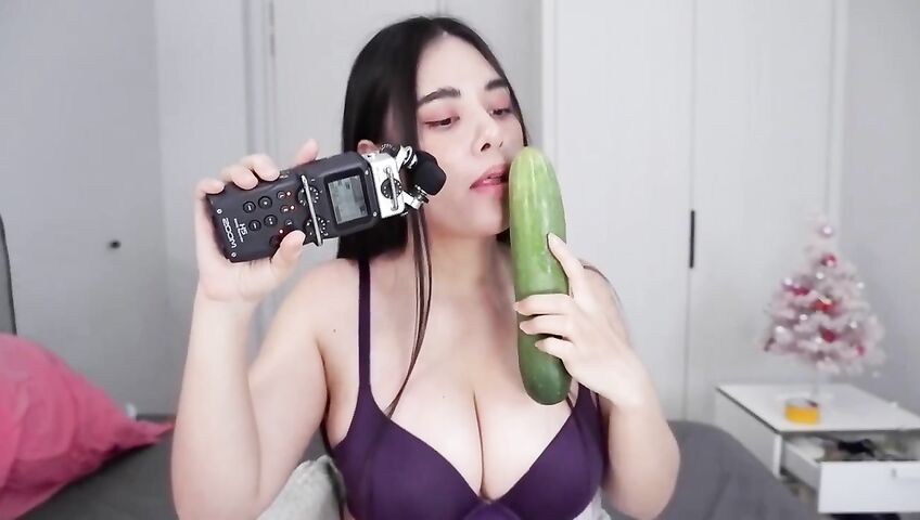 Asmr Wan Cucumber Licking