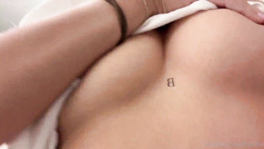 Breckie Hill Nipple Pokies Boobs Play Selfie Efg