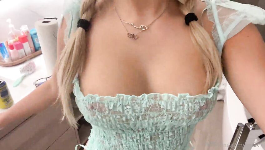 Breckie Hill No Bra Bouncing Titties PPV Gijklm