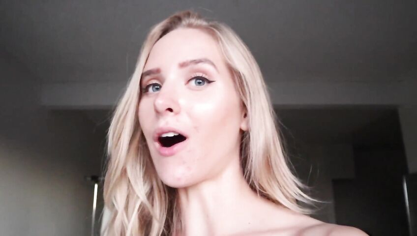 Caroline Zalog Patreon Teasing Her Ass