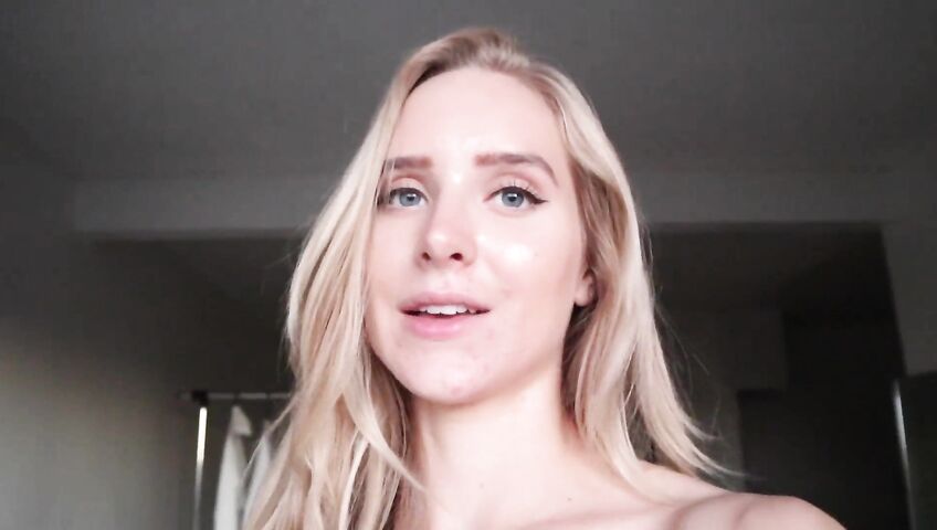 Caroline Zalog Patreon Teasing Her Ass