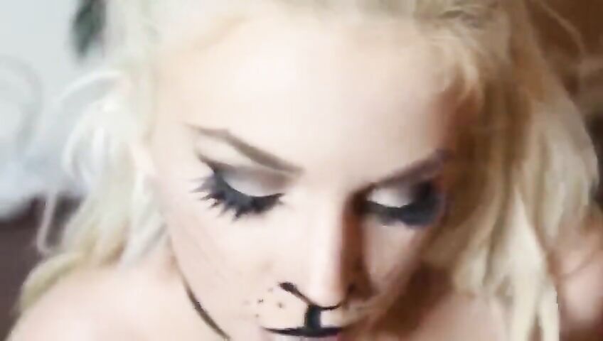 Courtney Stodden Nude Kitty Striptease