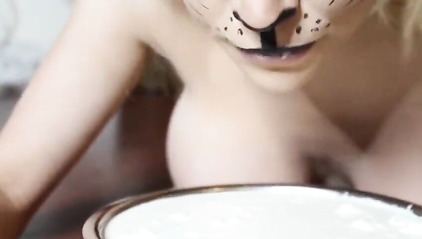 Courtney Stodden Nude Kitty Striptease