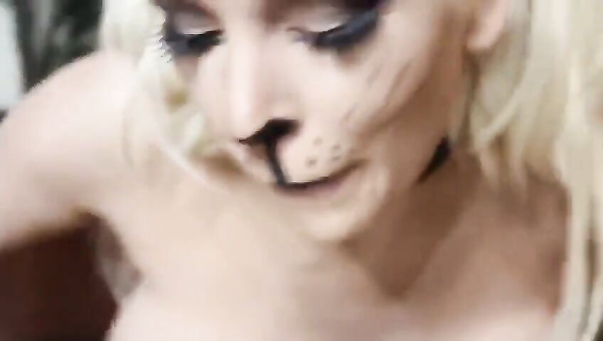 Courtney Stodden Nude Kitty Striptease