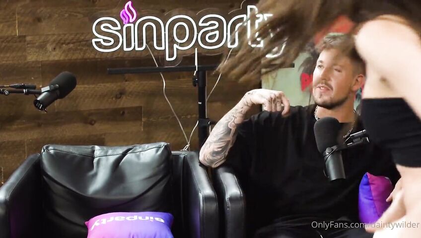 Dainty Wilder Pillow Talk Squirting On Podcast 2defa1