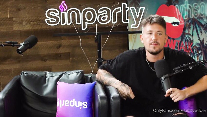 Dainty Wilder Pillow Talk Squirting On Podcast 2defa1