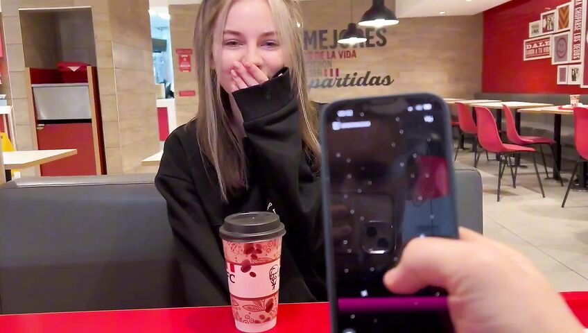 Devdaria In Kfc Makes Me Cum Blowjob