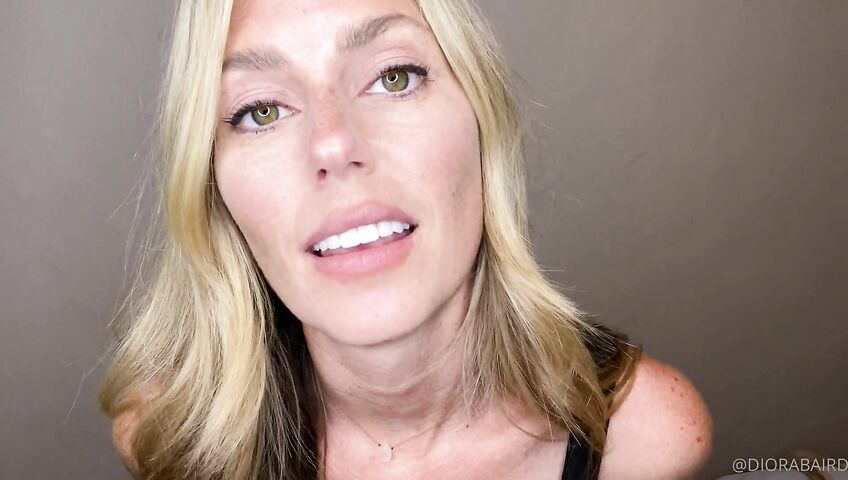 Diora Baird Sexy Cleavage Asmrss