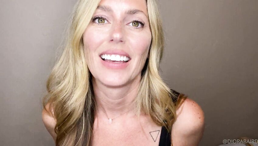 Diora Baird Sexy Cleavage Asmrss