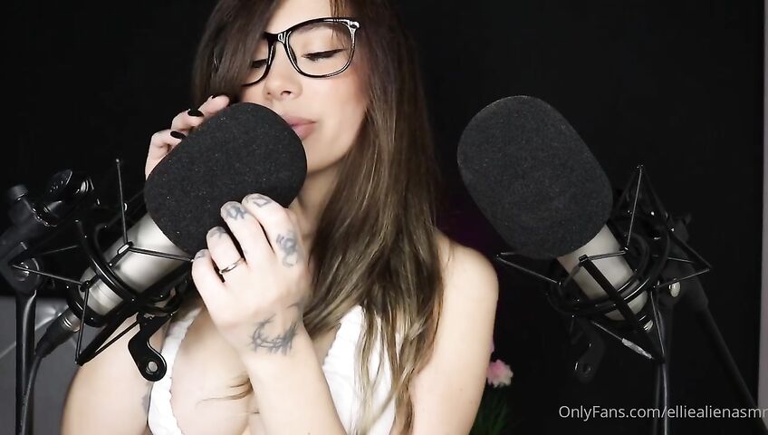 Ellie Alien Asmr Sweet Kiss Sounds