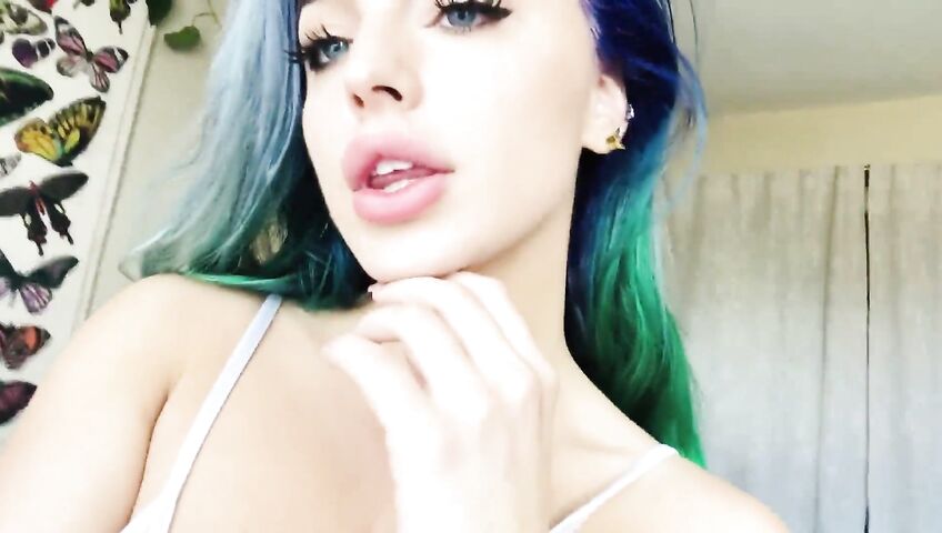 Emily Rinaudo Striptease Nsfw Video 23defa1