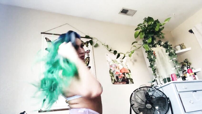 Emily Rinaudo Striptease Nsfw Video 23defa1