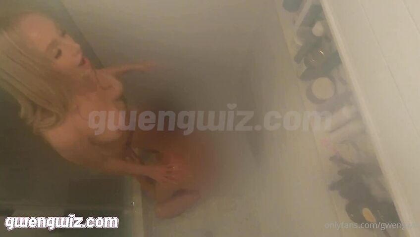 Gwen Gwiz Fucking My Roommate In The Shower