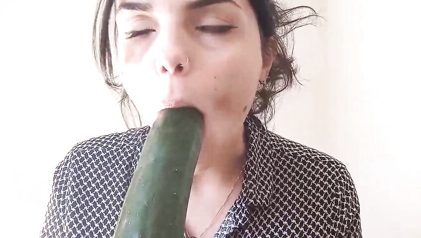 Jessy ASMR Cucumber Sucking Sounds