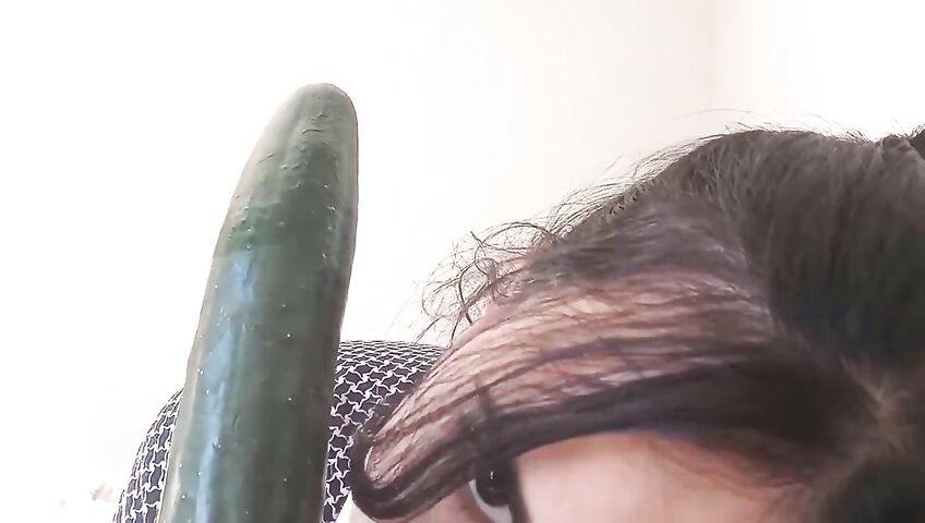 Jessy ASMR Cucumber Sucking Sounds