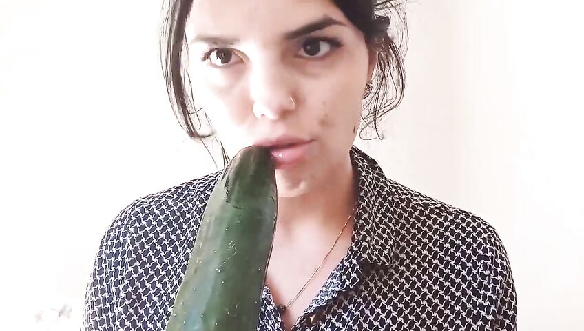 Jessy ASMR Cucumber Sucking Sounds