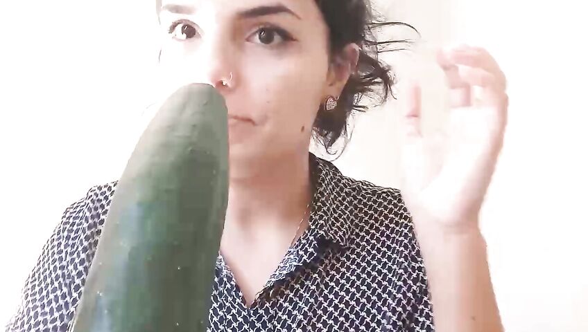 Jessy ASMR Cucumber Sucking Sounds