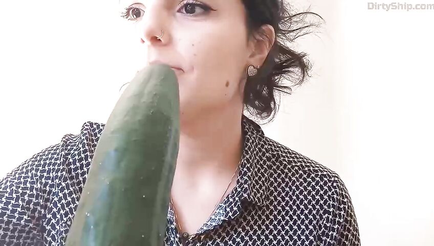 Jessy ASMR Cucumber Sucking Sounds