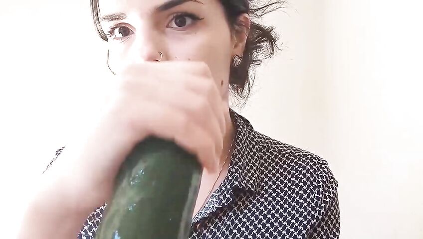 Jessy ASMR Cucumber Sucking Sounds