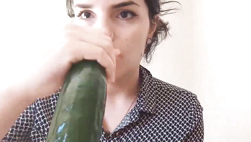 Jessy ASMR Cucumber Sucking Sounds