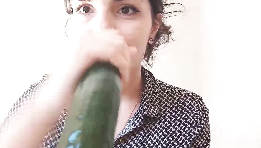 Jessy ASMR Cucumber Sucking Sounds