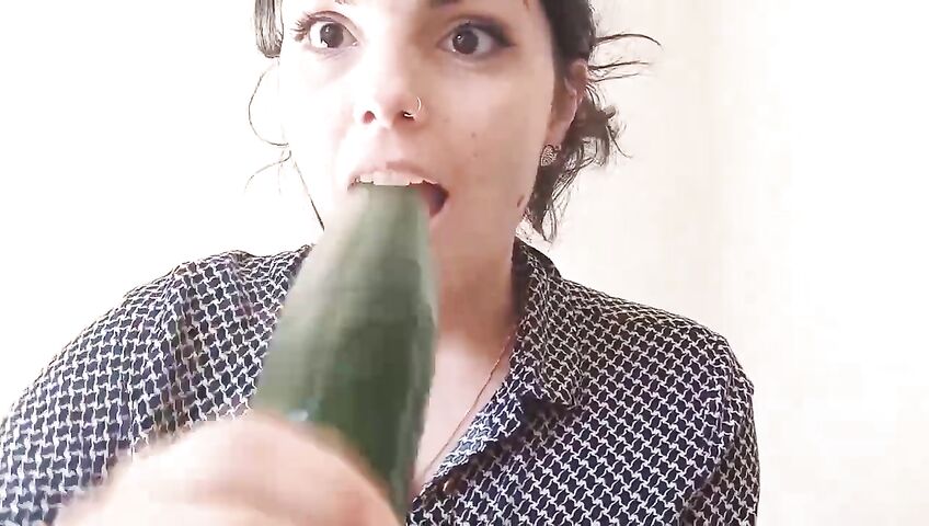 Jessy ASMR Cucumber Sucking Sounds